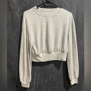 Gilly hicks long sleeve cropped shirt